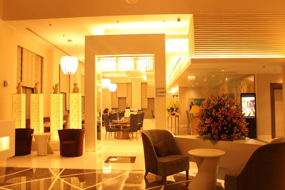 Clarens Hotel Gurgaon Exterior photo