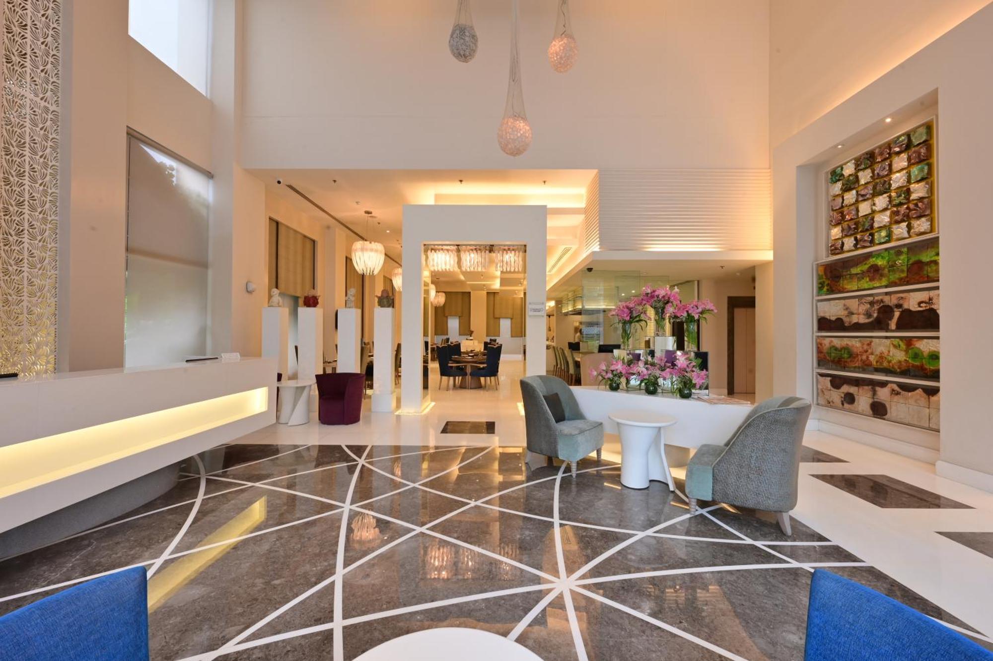 Clarens Hotel Gurgaon Exterior photo