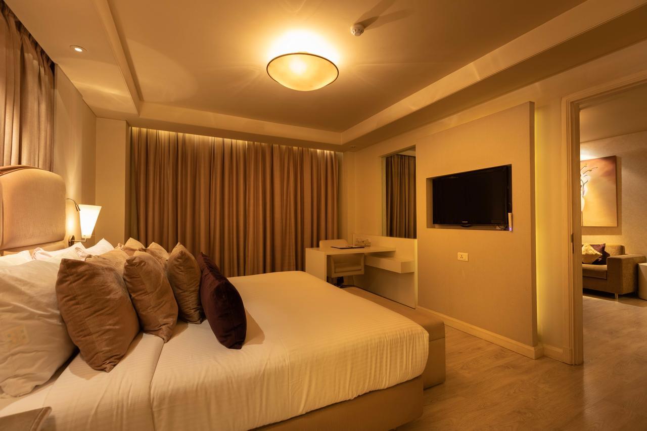 Clarens Hotel Gurgaon Exterior photo