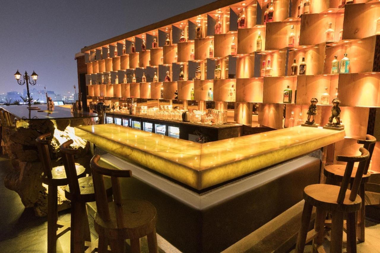 Clarens Hotel Gurgaon Exterior photo